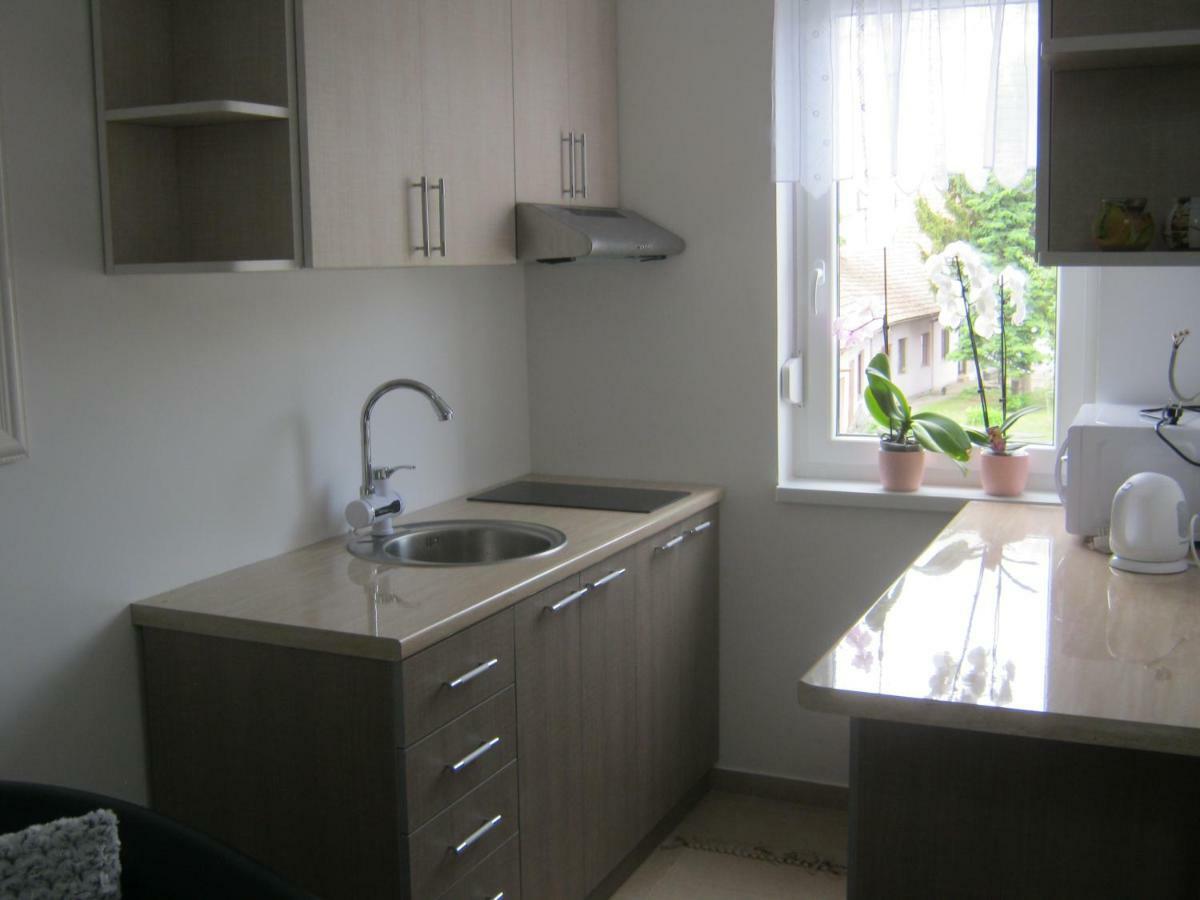 Ildiko Studio Apartment Is A Calm Place To Relax Subotica Exterior foto